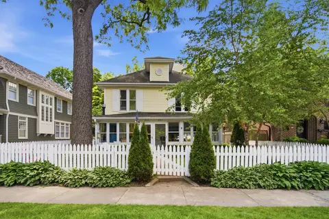 233 E Center Ave, Lake Bluff, IL 60044