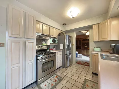 Kitchen - 1406 Taft Ave, Wheaton, IL 60189 photo 1 of 3
