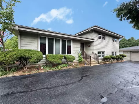 1406 Taft Ave, Wheaton, IL 60189