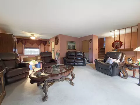 Living - 1406 Taft Ave, Wheaton, IL 60189 photo 2 of 2