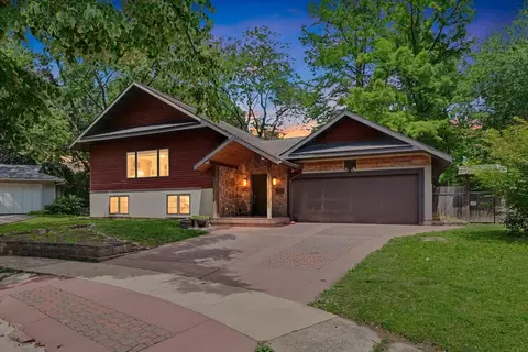 2304 E Shurts Cir, Urbana, IL 61801