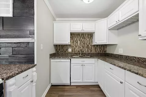 Kitchen - 2606 Forestwood Dr, Mchenry, IL 60051 photo 2 of 2
