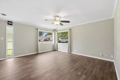 Living - 2606 Forestwood Dr, Mchenry, IL 60051 photo 2 of 3
