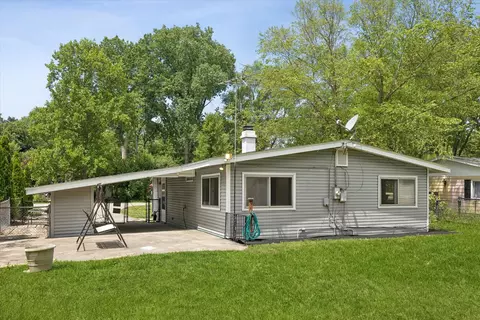 Exterior - 2606 Forestwood Dr, Mchenry, IL 60051 photo 3 of 4