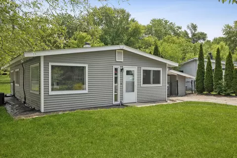 Exterior - 2606 Forestwood Dr, Mchenry, IL 60051 photo 2 of 4