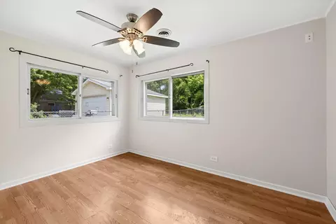 Bedroom - 2606 Forestwood Dr, Mchenry, IL 60051 photo 2 of 3
