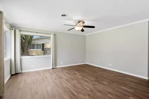 Living - 2606 Forestwood Dr, Mchenry, IL 60051 photo 1 of 3