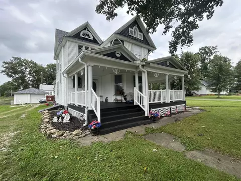 Exterior - 108 S Gray St, Sidell, IL 61876 photo 4 of 12