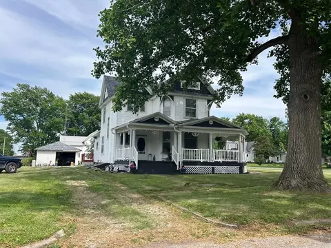 Other - 108 S Gray St, Sidell, IL 61876 photo 2 of 17