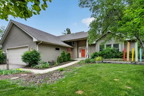 1389 Valayna Dr, Aurora, IL 60504