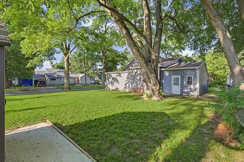 Exterior - 1201 S Wright St, Bloomington, IL 61701 photo 7 of 8