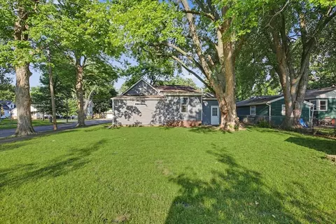 Exterior - 1201 S Wright St, Bloomington, IL 61701 photo 8 of 8