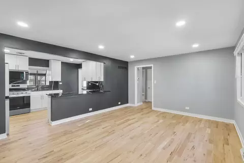 Living - 104 E Division St, Lemont, IL 60439 photo 2 of 3