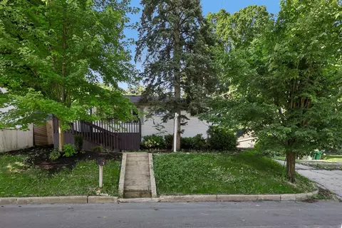 Exterior - 104 E Division St, Lemont, IL 60439 photo 2 of 10