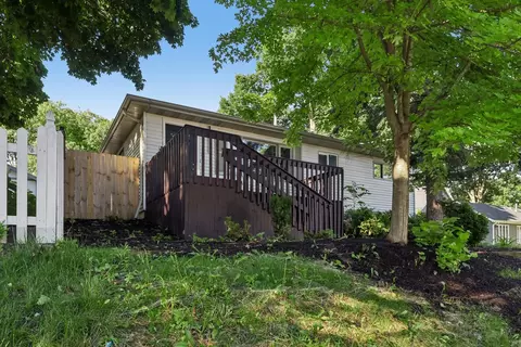 104 E Division St, Lemont, IL 60439