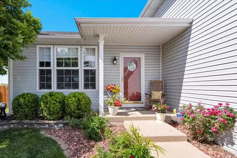 Exterior - 1410 Martin Ct, Plainfield, IL 60586 photo 4 of 11
