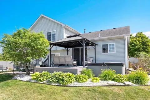 Exterior - 1410 Martin Ct, Plainfield, IL 60586 photo 9 of 11
