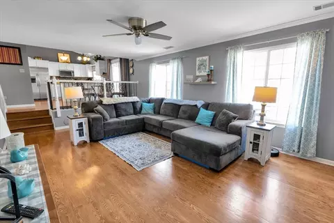 Living - 1410 Martin Ct, Plainfield, IL 60586 photo 2 of 3
