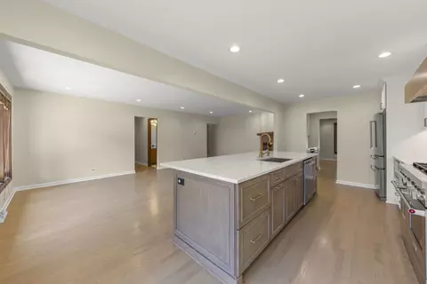 Kitchen - 2717 Rolling Meadows Dr, Naperville, IL 60564 photo 5 of 6