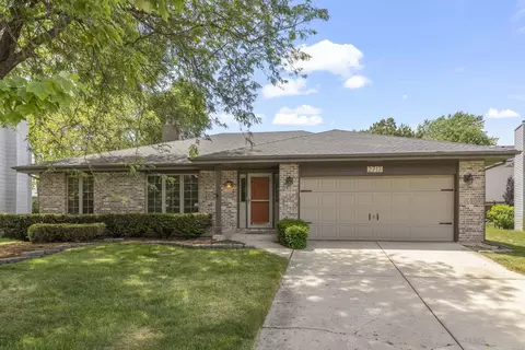 Exterior - 2717 Rolling Meadows Dr, Naperville, IL 60564 photo 2 of 6
