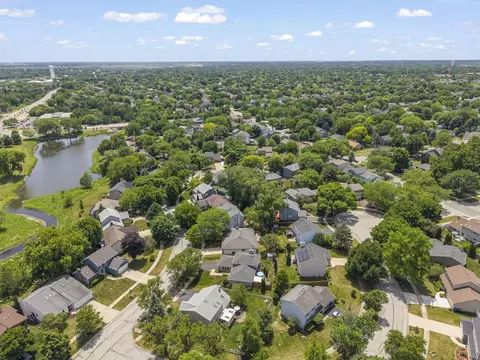 View/Area - 2717 Rolling Meadows Dr, Naperville, IL 60564 photo 9 of 9