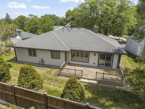 Exterior - 2717 Rolling Meadows Dr, Naperville, IL 60564 photo 6 of 6