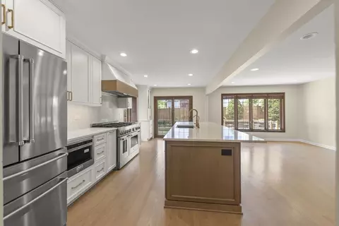Kitchen - 2717 Rolling Meadows Dr, Naperville, IL 60564 photo 2 of 6