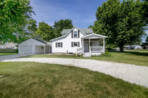 105 N Sixth St, Ashkum, IL 60911