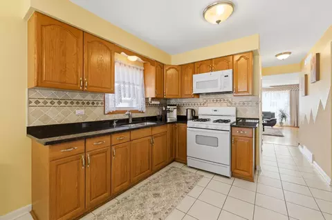 Kitchen - 5836 S Mayfield Ave, Chicago, IL 60638 photo 2 of 4