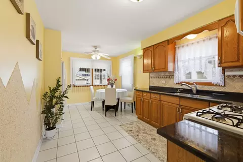 Kitchen - 5836 S Mayfield Ave, Chicago, IL 60638 photo 3 of 4