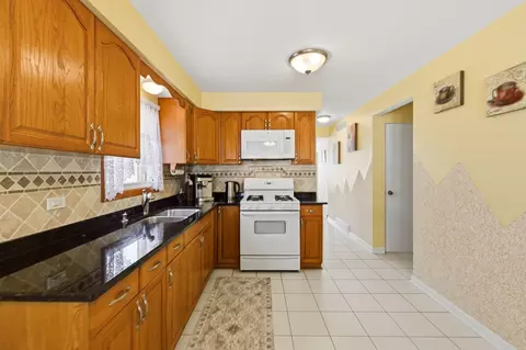 Kitchen - 5836 S Mayfield Ave, Chicago, IL 60638 photo 1 of 4