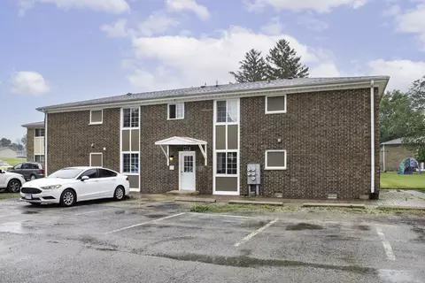 310 Wilshire Dr, Sandwich, IL 60548