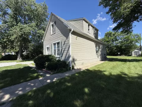 Exterior - 19 W 36th Pl, Steger, IL 60475 photo 2 of 9
