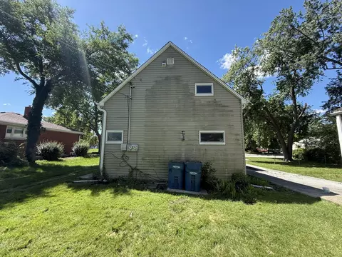 Exterior - 19 W 36th Pl, Steger, IL 60475 photo 6 of 9