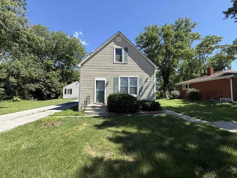 Exterior - 19 W 36th Pl, Steger, IL 60475 photo 1 of 9