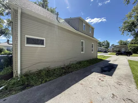 Exterior - 19 W 36th Pl, Steger, IL 60475 photo 8 of 9