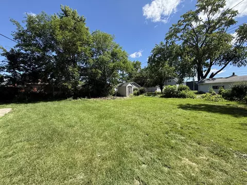Exterior - 19 W 36th Pl, Steger, IL 60475 photo 4 of 9