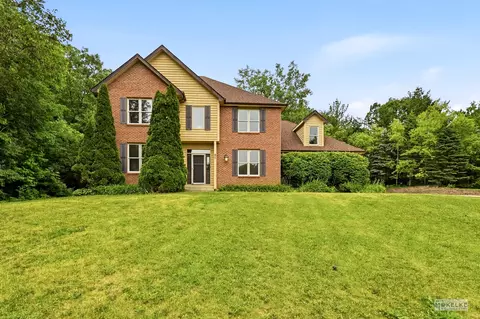 97 Crooked Creek Dr, Yorkville, IL 60560
