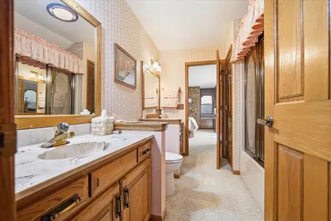 Bath - 2 Breckenridge Dr, Bloomington, IL 61701 photo 5 of 7