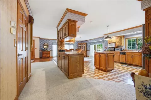 Entry Way - 2 Breckenridge Dr, Bloomington, IL 61701 photo 8 of 15