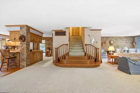 Entry Way - 2 Breckenridge Dr, Bloomington, IL 61701 photo 3 of 15