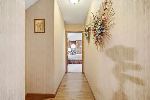 Entry Way - 2 Breckenridge Dr, Bloomington, IL 61701 photo 14 of 15