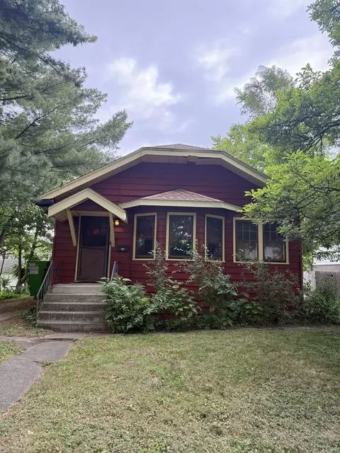 205 S Lincoln St, Westmont, IL 60559