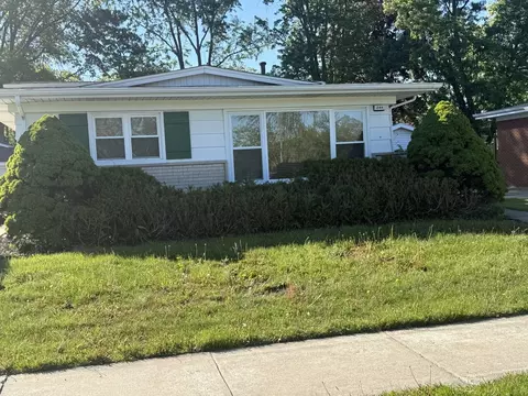 244 N Park Dr, Glenwood, IL 60425