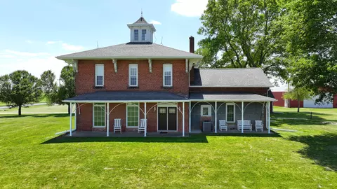 17331 Hillside Rd, Morrison, IL 61270
