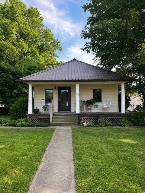412 E Pine St, Paxton, IL 60957