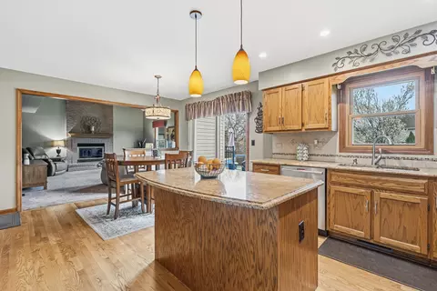 Kitchen - 5104 Prestwick Cir, Plainfield, IL 60586 photo 2 of 4