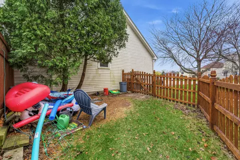Exterior - 5104 Prestwick Cir, Plainfield, IL 60586 photo 15 of 25