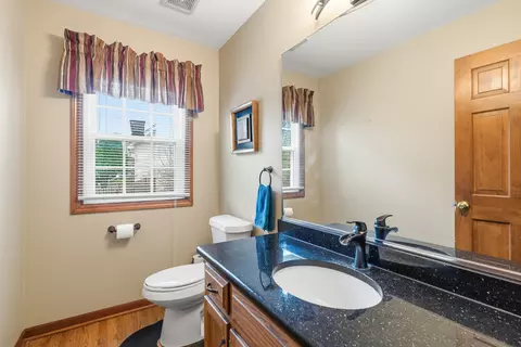Bath - 5104 Prestwick Cir, Plainfield, IL 60586 photo 1 of 4