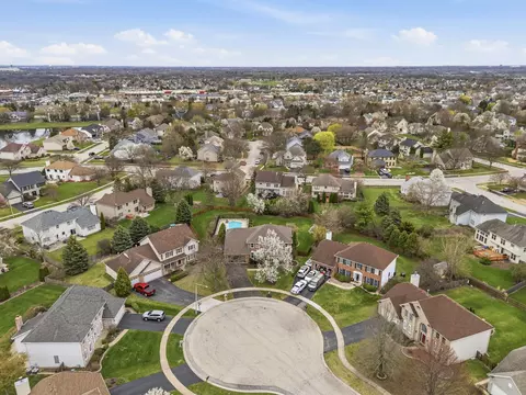 View/Area - 5104 Prestwick Cir, Plainfield, IL 60586 photo 6 of 13